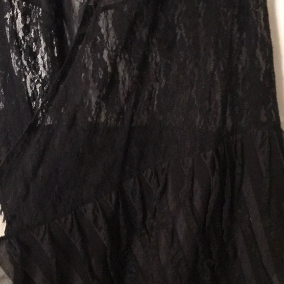 Best.. black with different fabrics.. so pretty - Picture 3 of 4